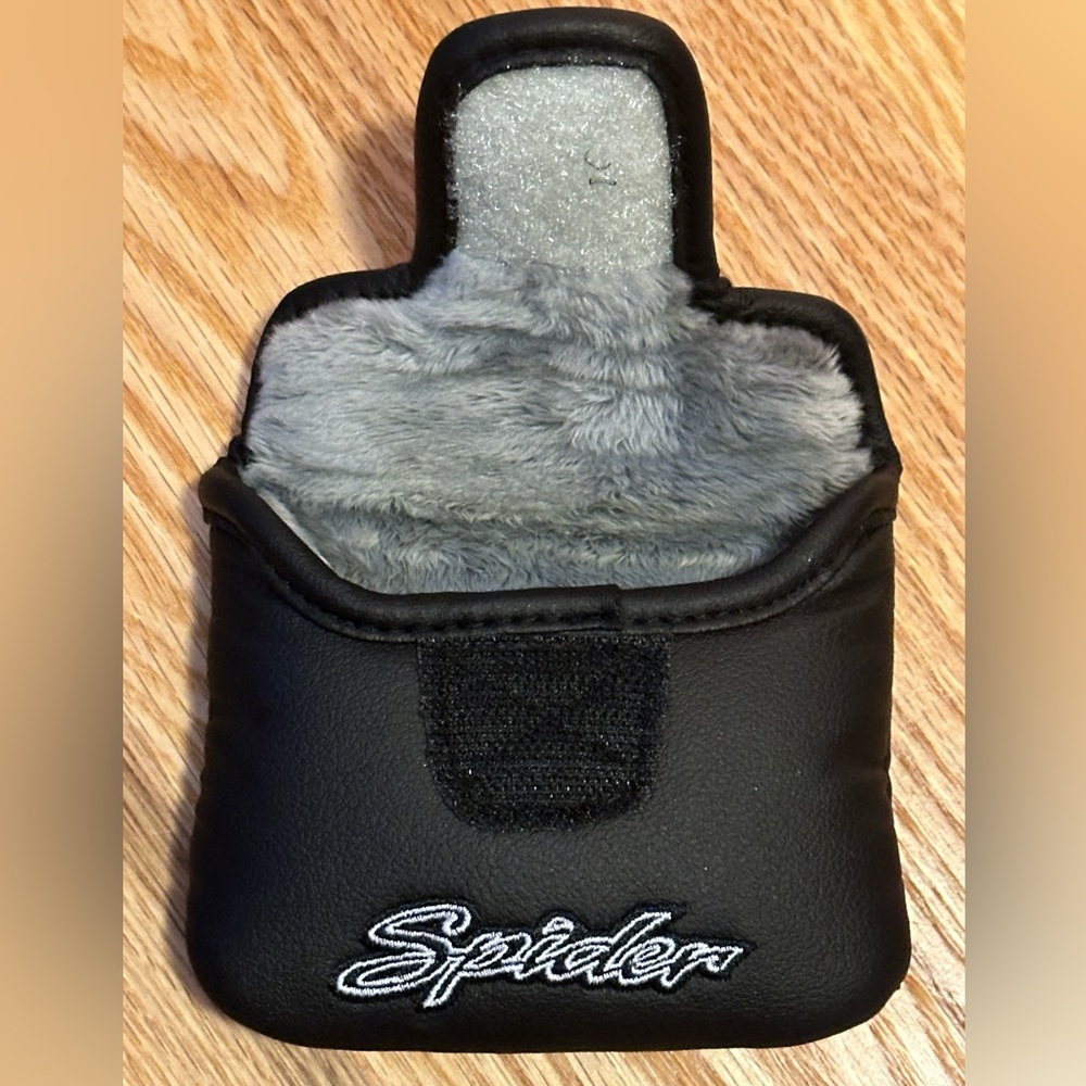 Taylormade mallet putter headcover